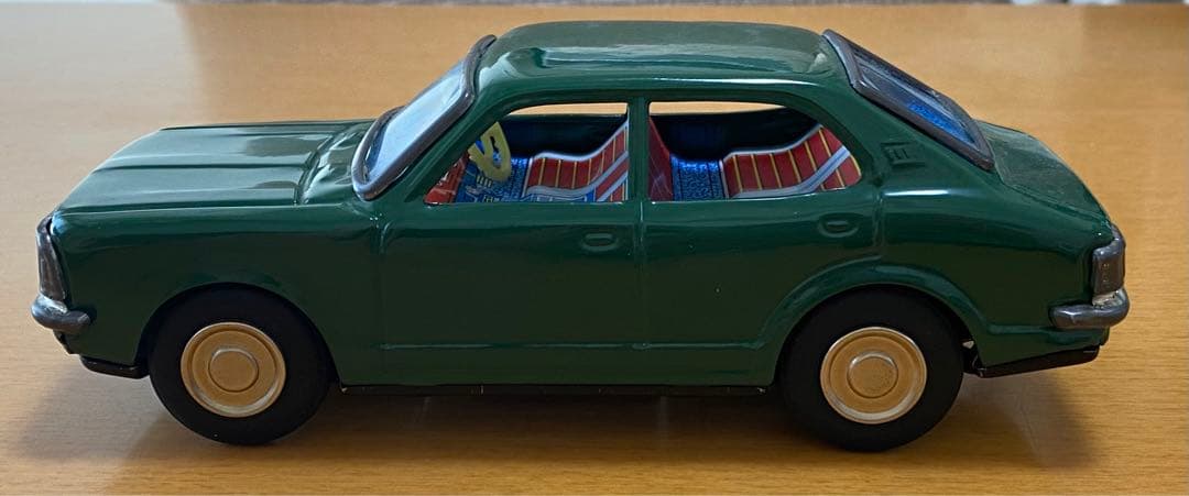 トヨタ カローラ 1400HI-DELUXE ブリキヤ製★グリーン　箱あり