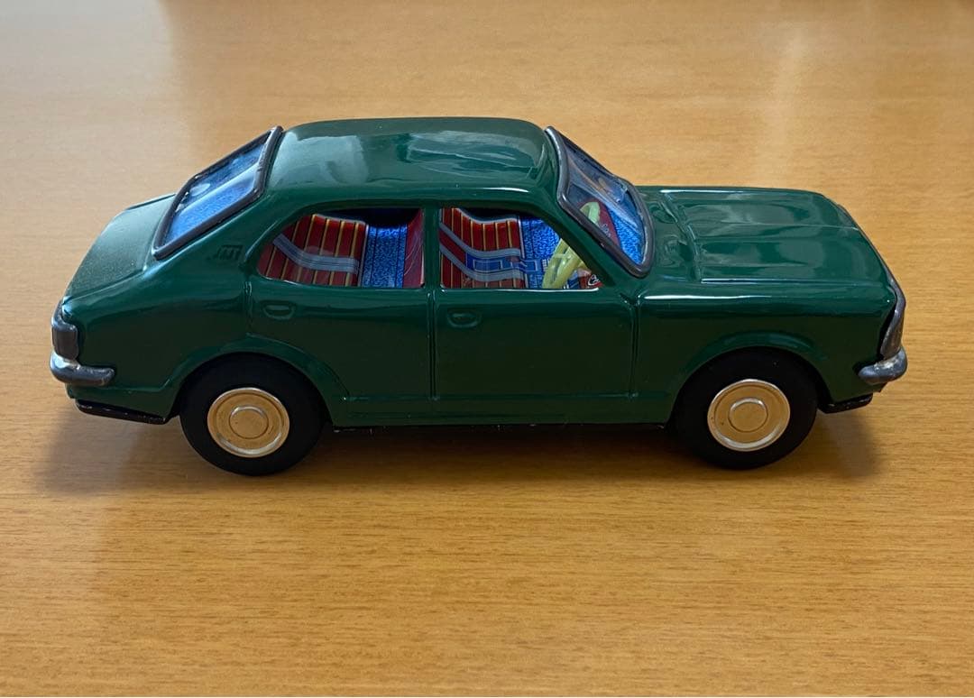 トヨタ カローラ 1400HI-DELUXE ブリキヤ製★グリーン　箱あり