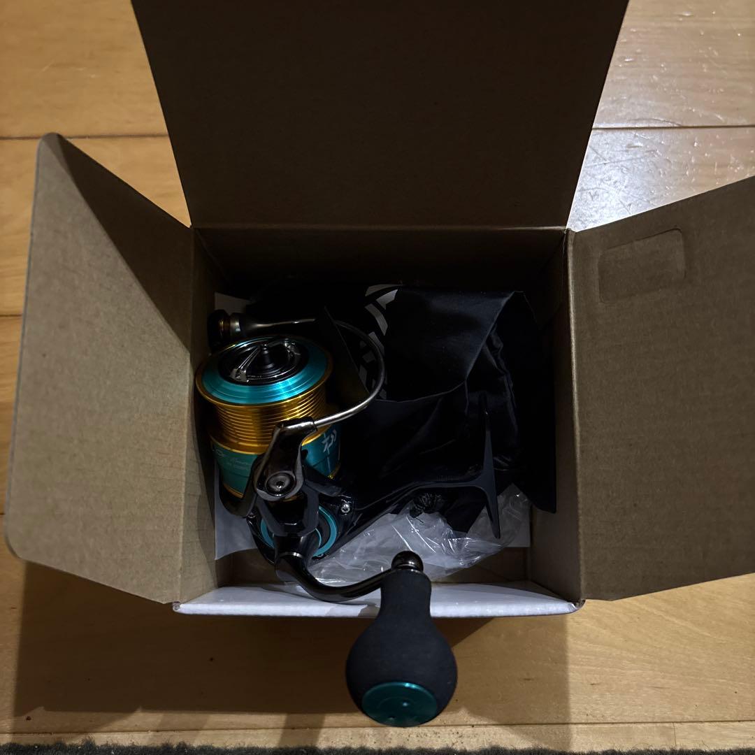 Daiwa Emeraldas MX 2508PE-H リール