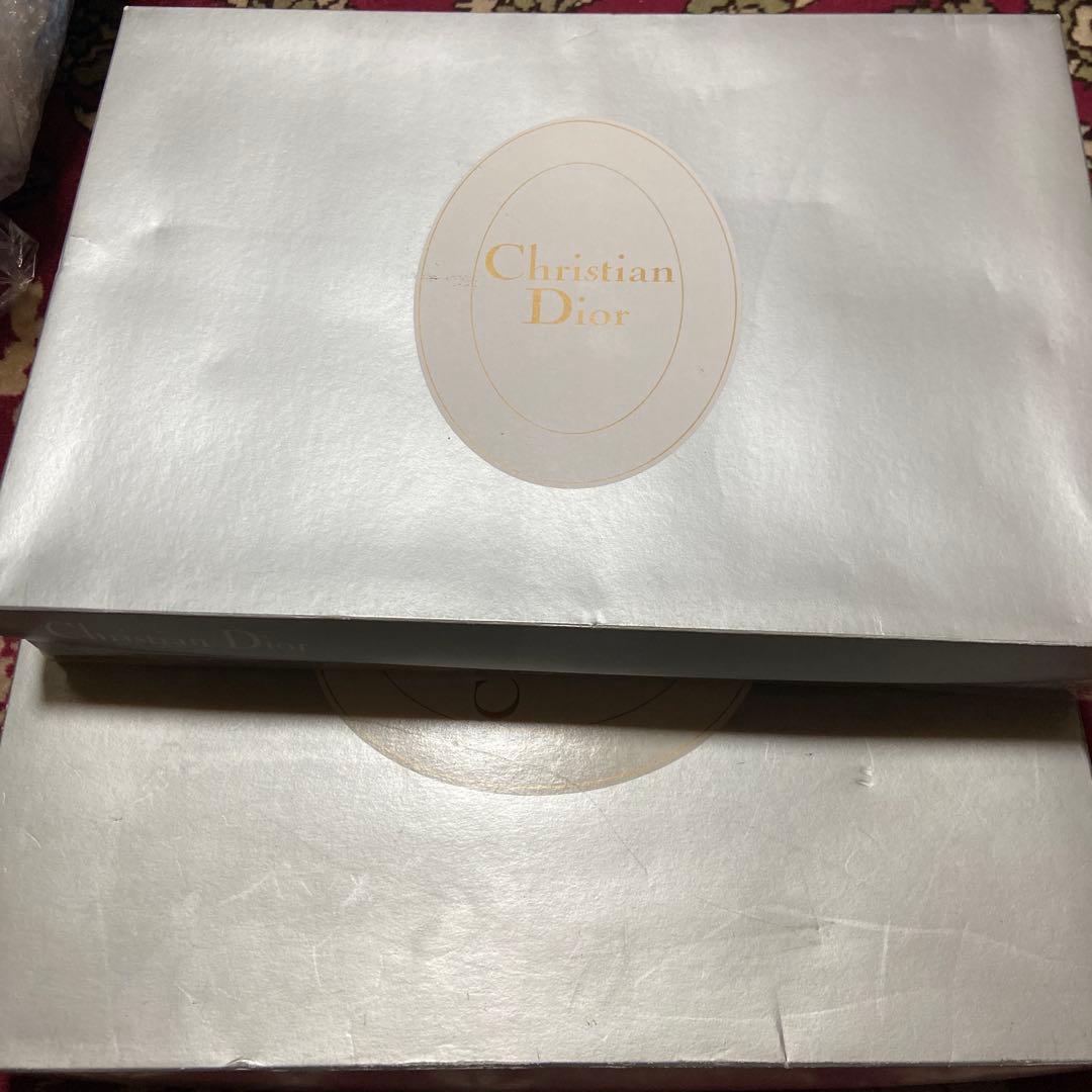 値下げ　クリスチャンディオールバスタオル　ChristianDiorタオル　石鹸