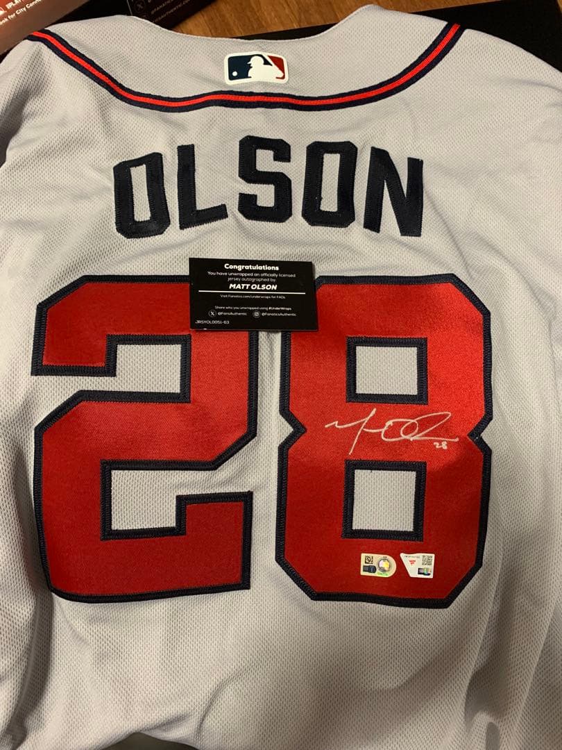 マット・オルソン/MATT OLSON/ブレーブス 直筆サイン ユニフォーム