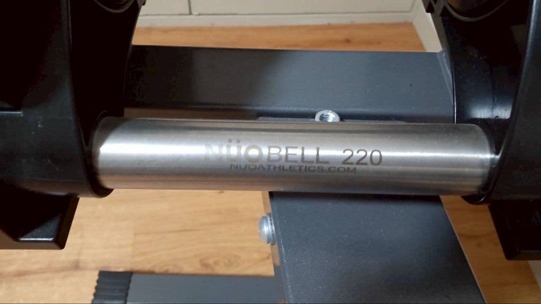 NÜO ダンベルおよびスタンド