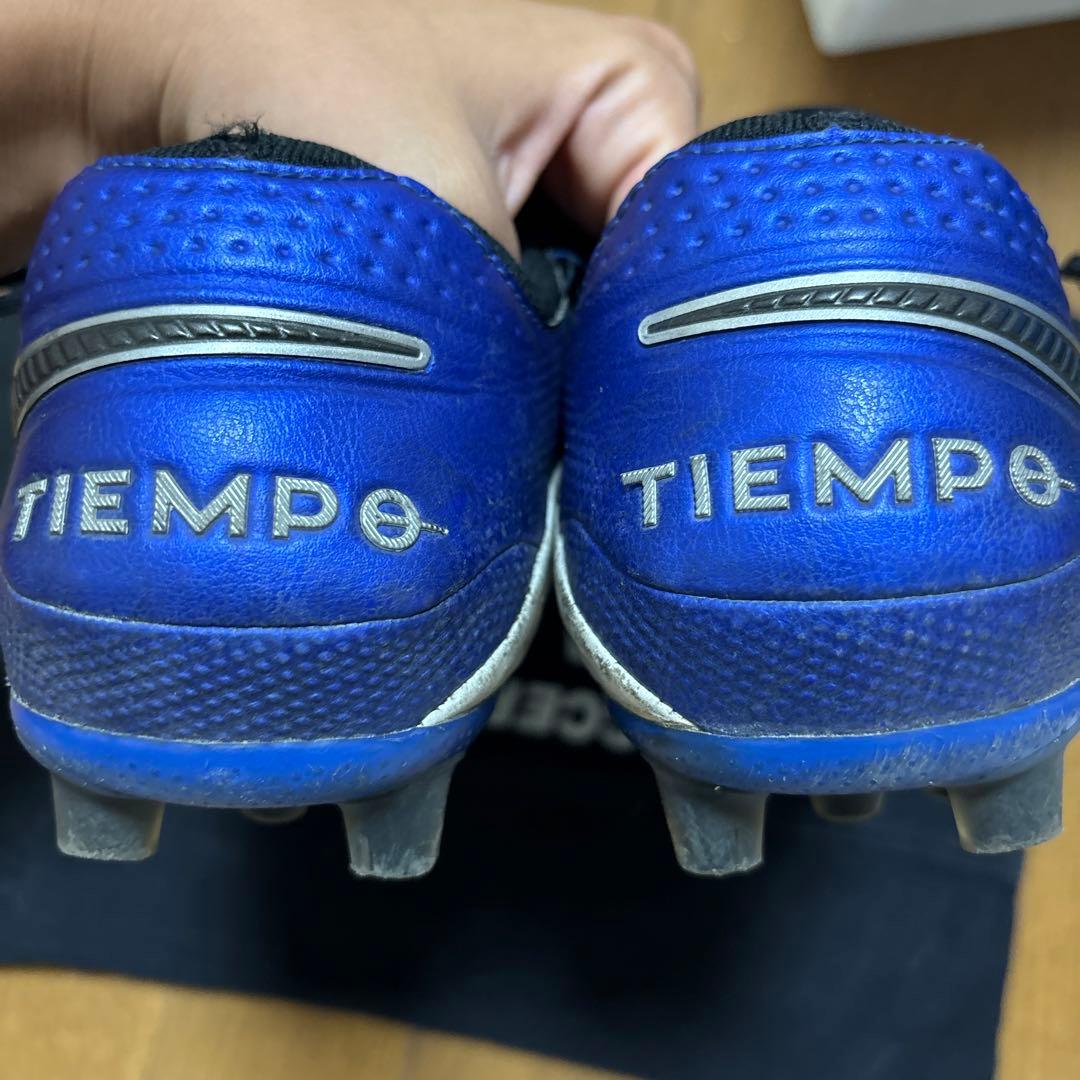 NIKE ティエンポレジェンド8 HG25.5㎝