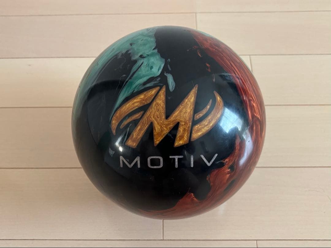 MOTIV Mythic Jackal 14ポンド ボウリングボール 中古
