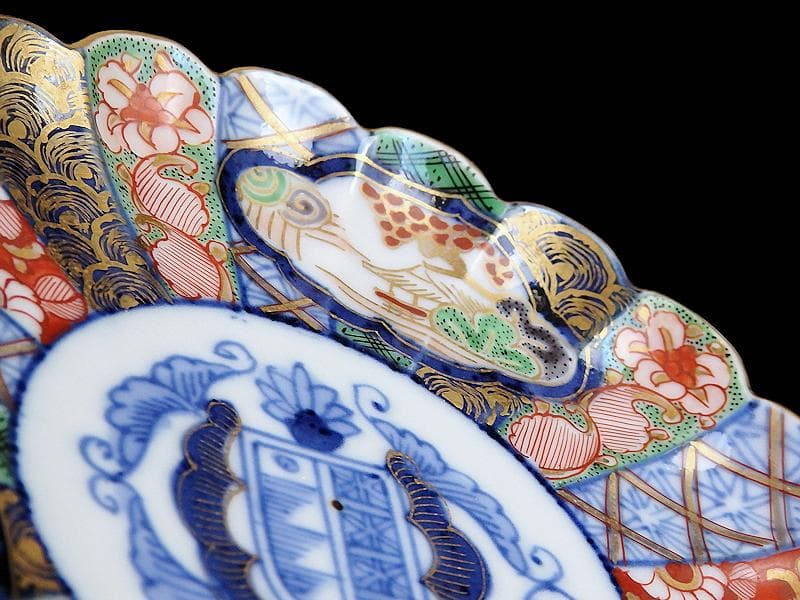 大聖寺伊万里　金襴手　紋章に菊花皿 　5寸皿　D174AS-COe