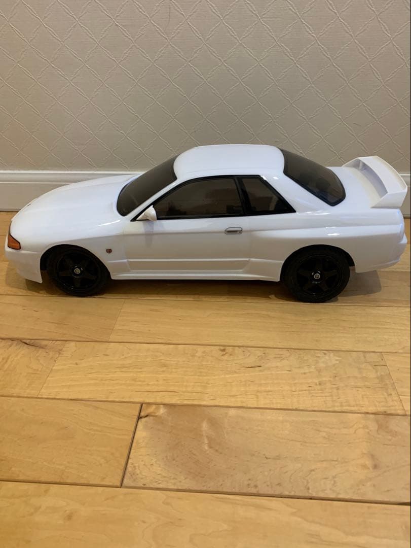 タミヤ　1/10ラジコン　TT-02 R32スカイラインGT-R
