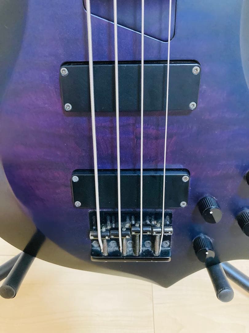 『エレキベース』　Edwards ラルクのtetsuya氏モデル　演奏問題無し