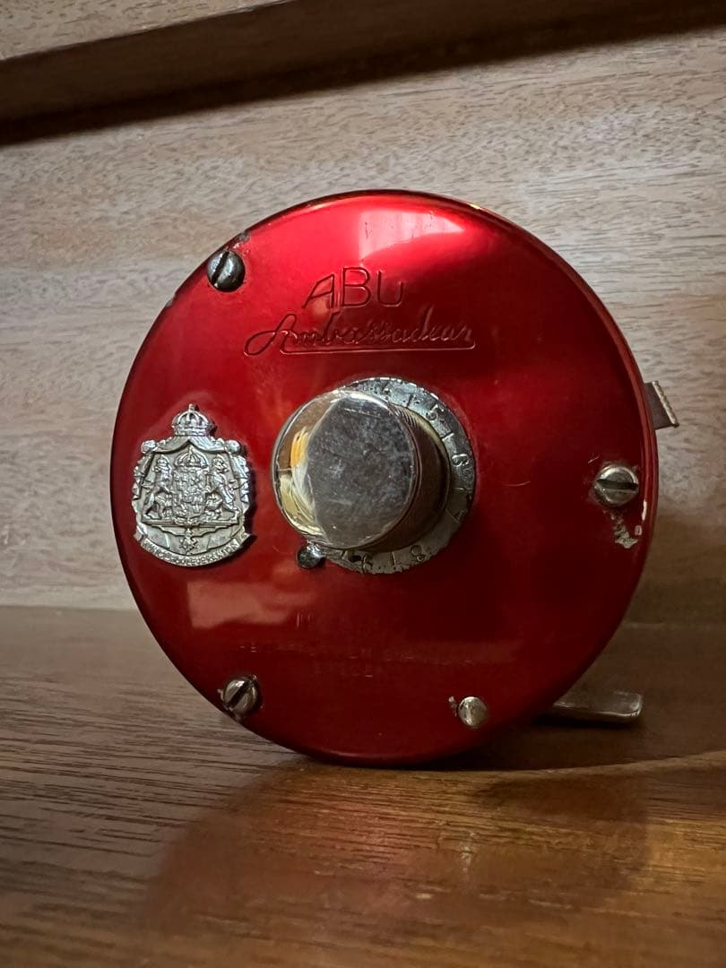 ABU Ambassadeur 5000レッドベイトリール