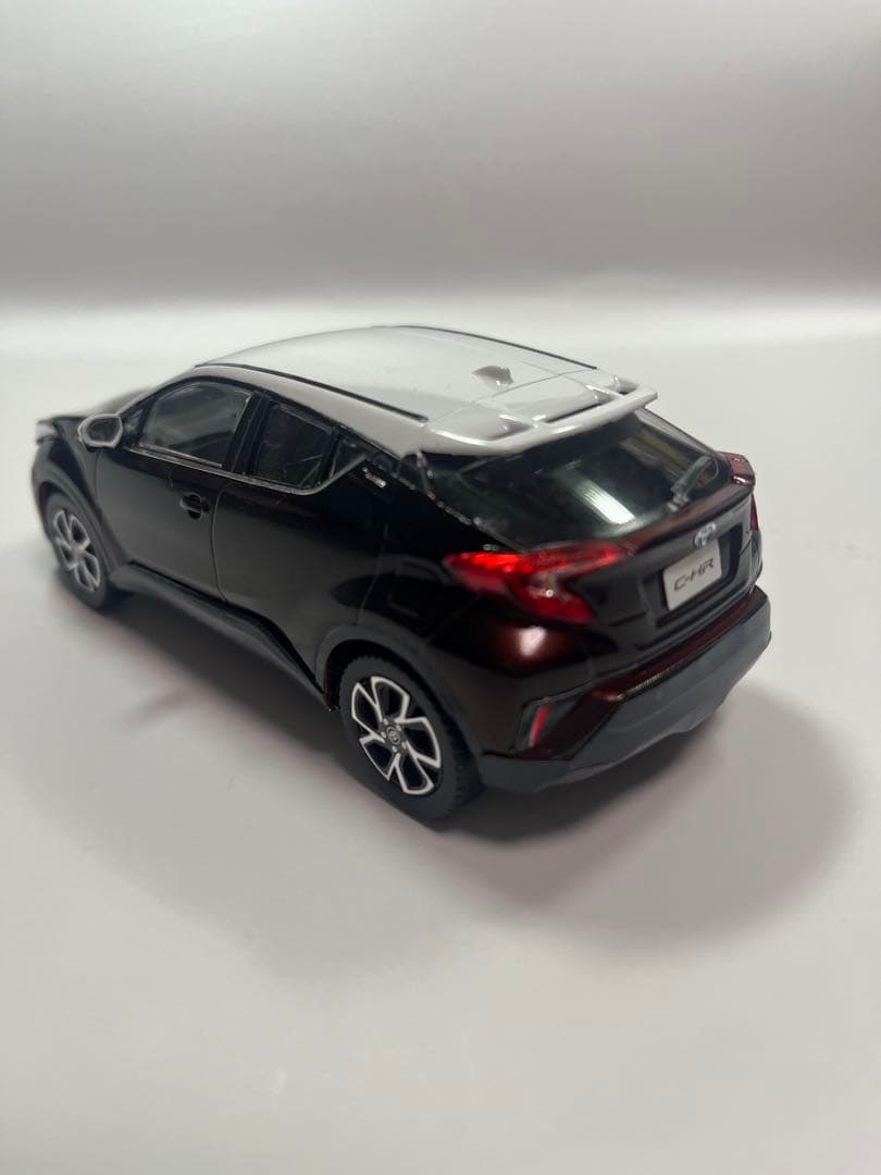 アオシマ 1/32 トヨタC-HR プラモデル完成品