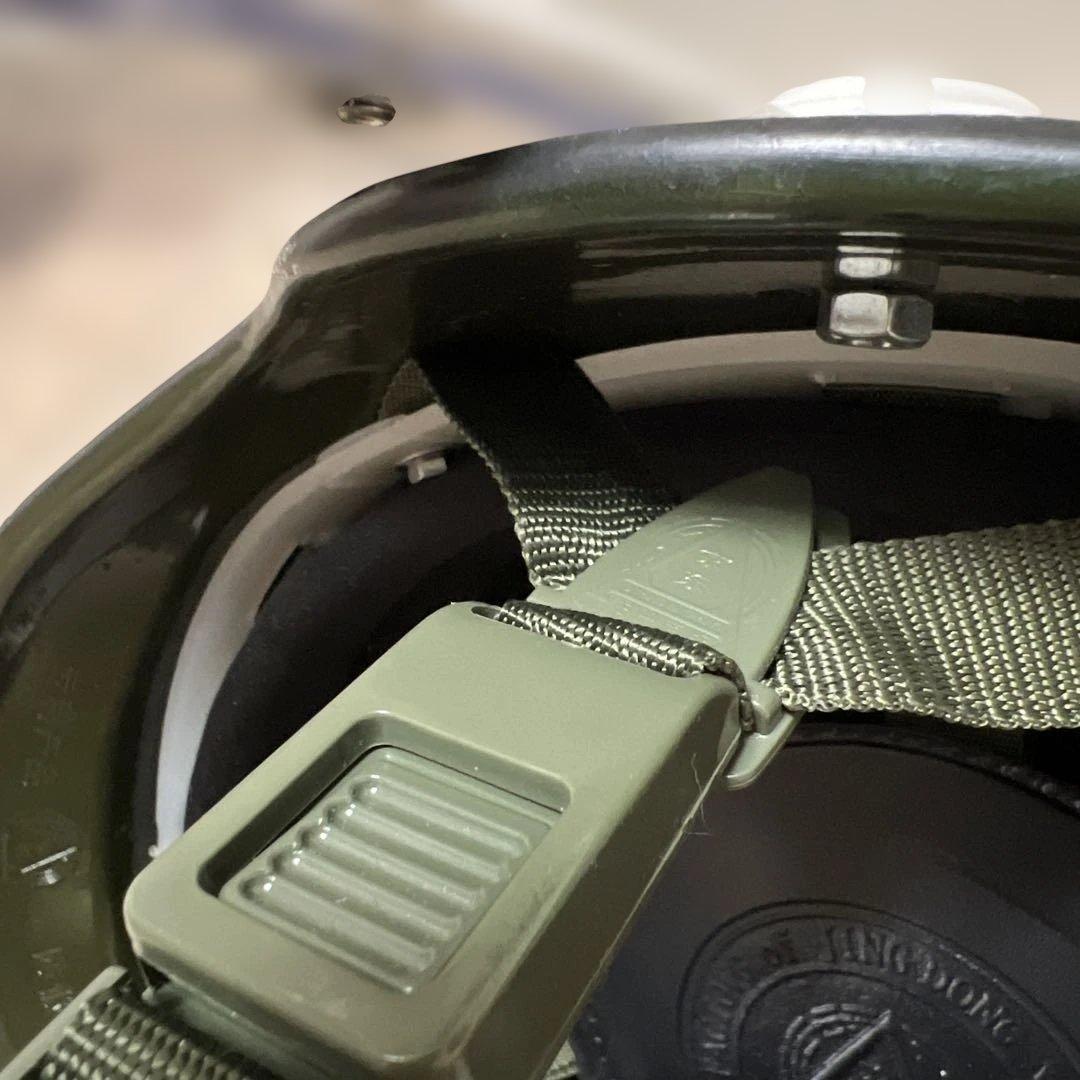 実物レア中国人民武装警察機動隊　透明バイザー付　暴動鎮圧ヘルメット　超頑丈