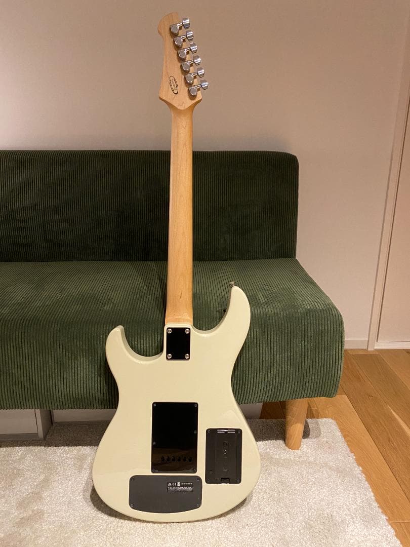 Line6 / Variax Standard White / モデリングギター