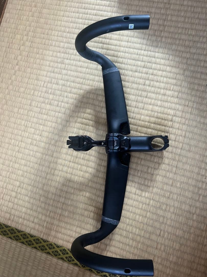 ロヴァール　ラピーデハンドルバーとターマックステム