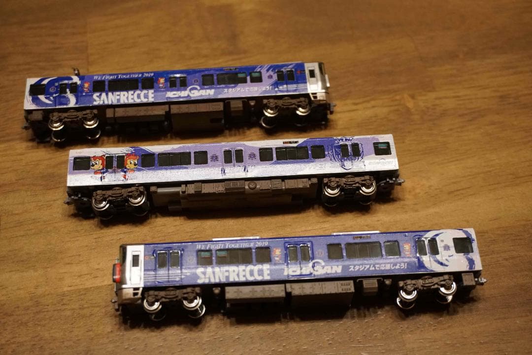 KATO　227系 サンフレッチェ広島ラッピング2019仕様　3両編成セット