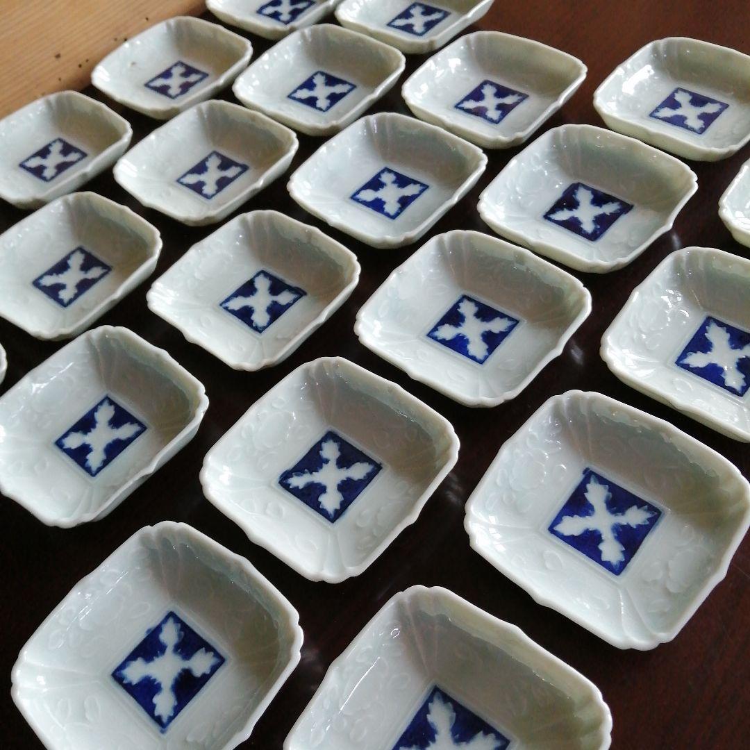 古伊万里　青白磁浮彫豆皿　22枚　8.5cm　江戸後期〜明治期