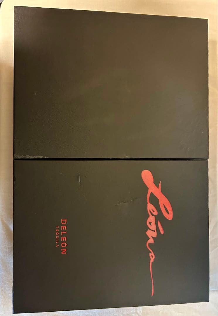 デレオンテキーラ　レオナ　ヒップフラスコ付き