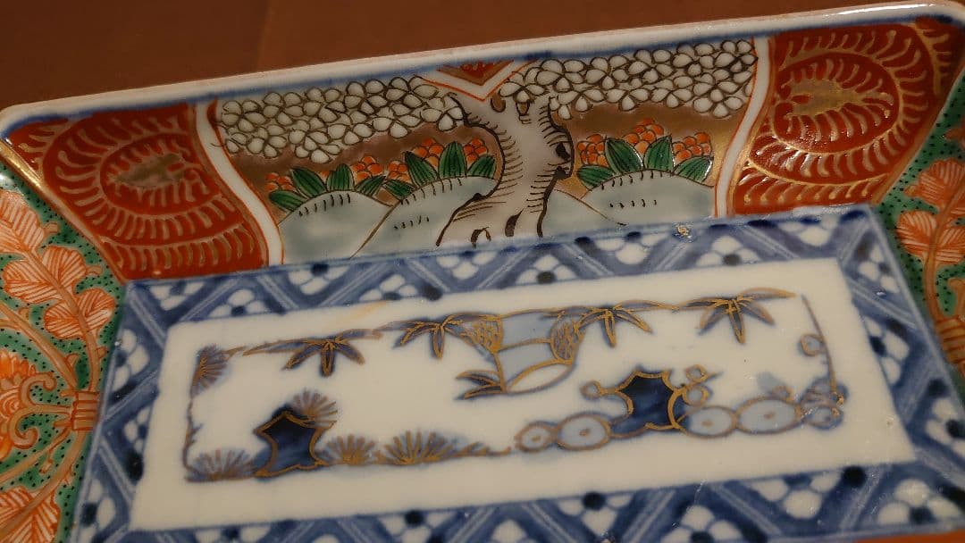 大聖寺伊万里　古伊万里　伊万里　色絵　金襴手　角皿　華の図　江戸期　１客