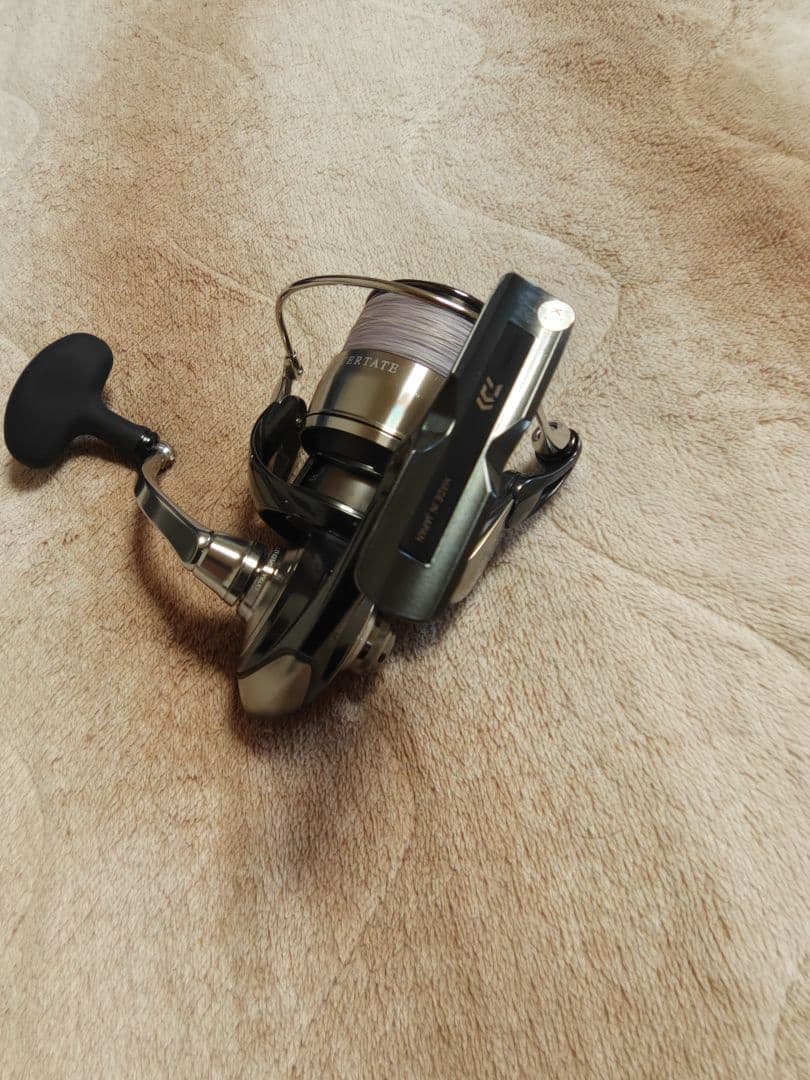 24セルテートLT4000-CXH スピニングリール