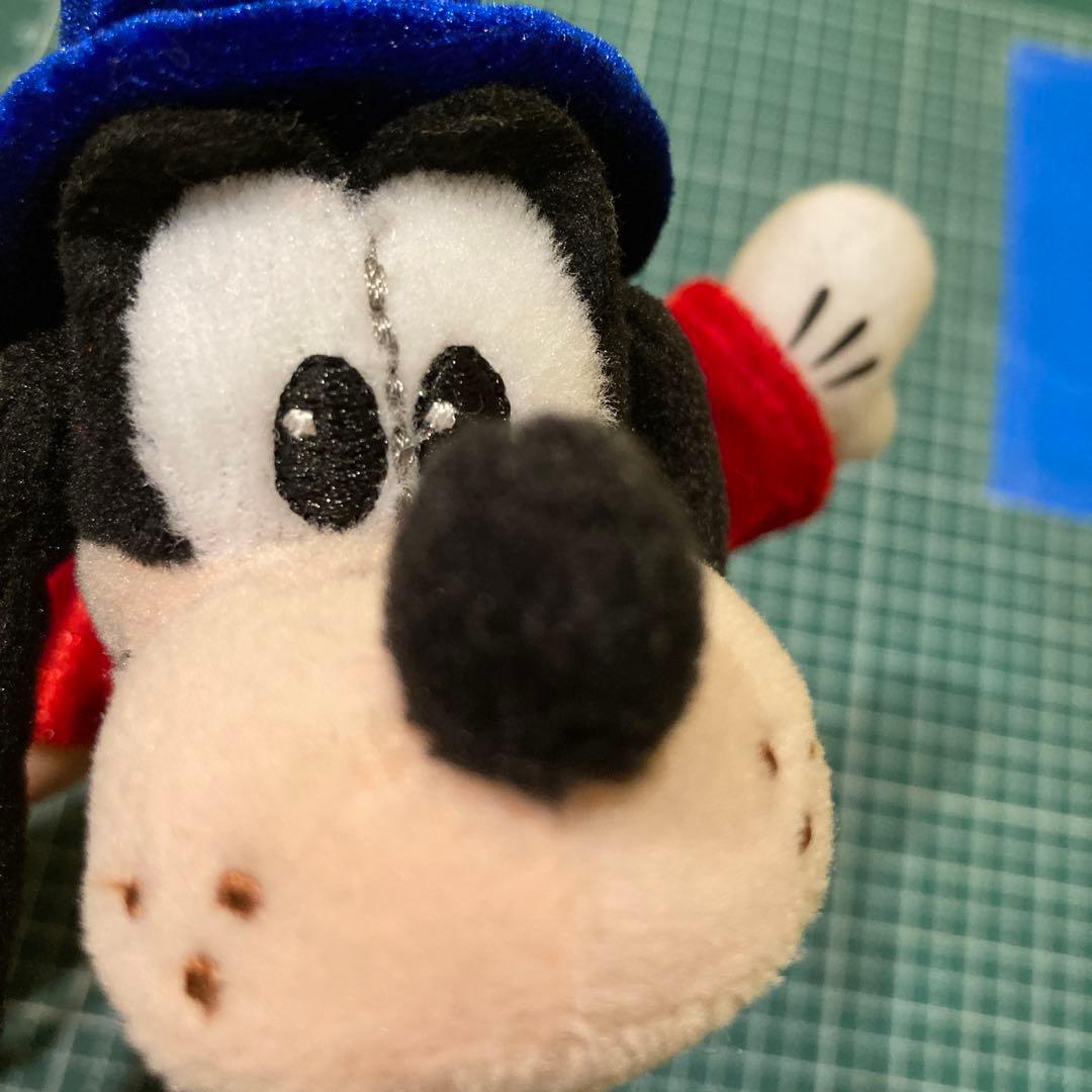 ✳️グーフィー　ぬいぐるみキーホルダー‼️ディズニー✳️星、月刺繍