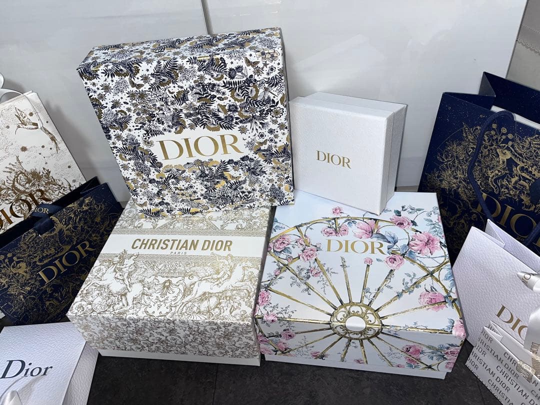 ディオール　化粧品　ノベルティ　ショップ袋　箱　カタログ　ショッパー　香水