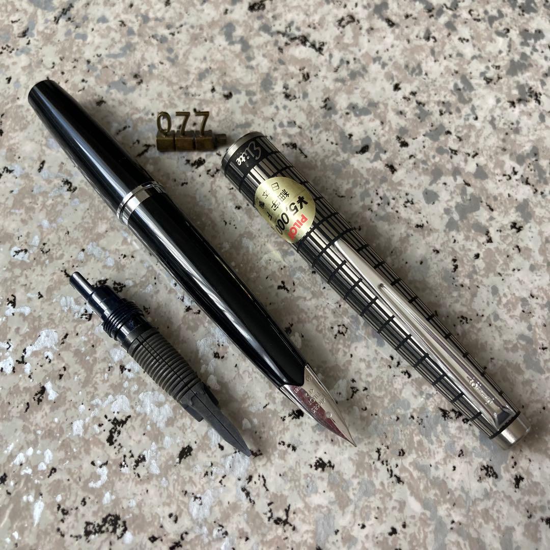 #077 未使用品 万年筆 パイロット PILOT Elite 半格子 14k