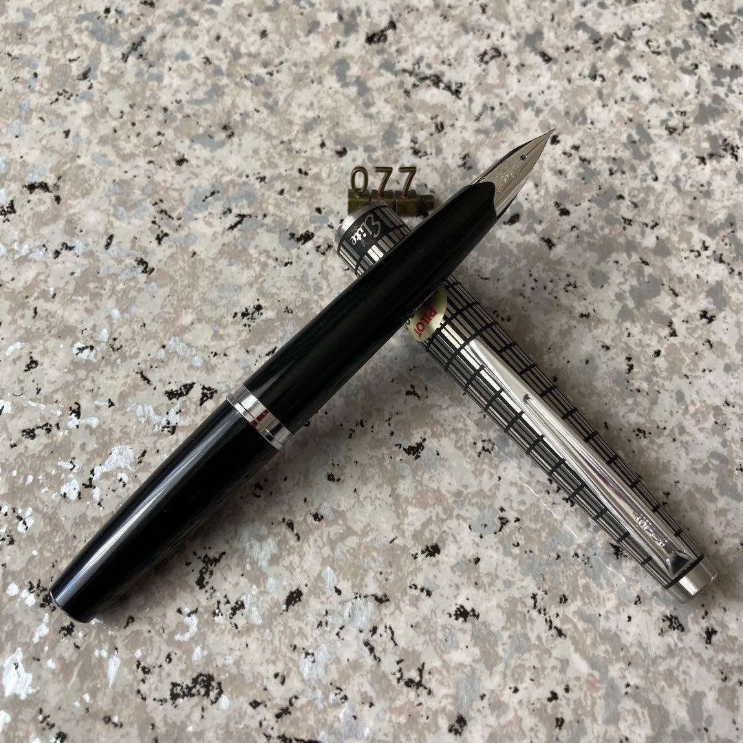 #077 未使用品 万年筆 パイロット PILOT Elite 半格子 14k