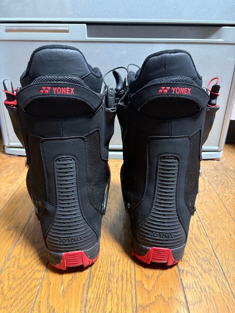 タ*イ様 26500→17000 YONEX スノーボードブーツ 黒/赤　27.