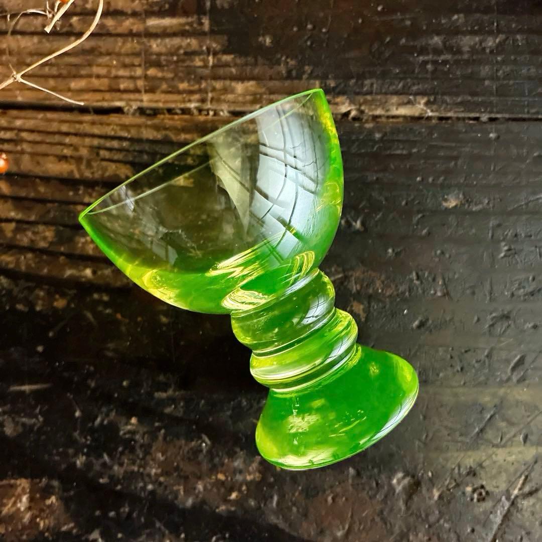 骨董　時代ガラス　希少カナリアイエロー　二重玉ステム　盃　酒器　ウラン１客限り