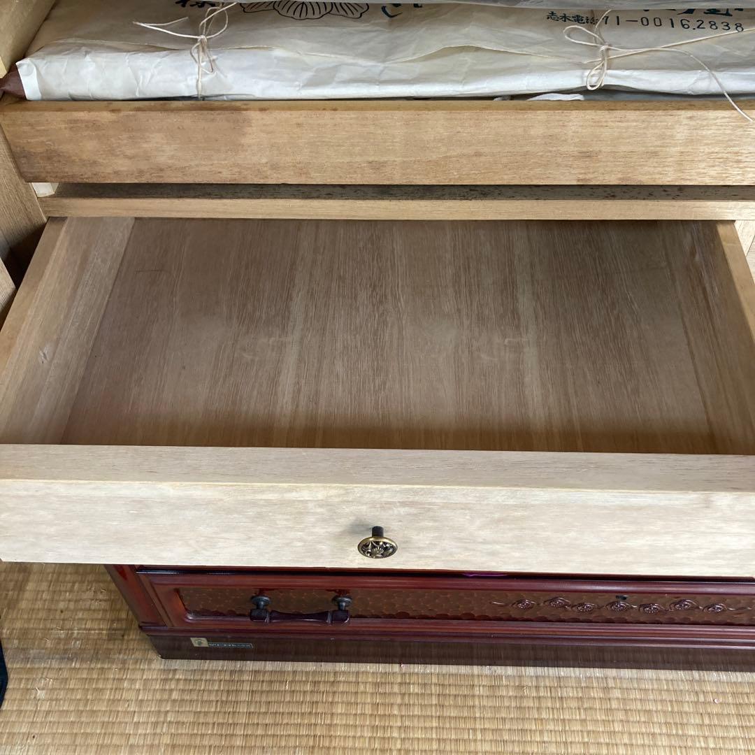 桐和箪笥 ・着物用・鎌倉彫調模様