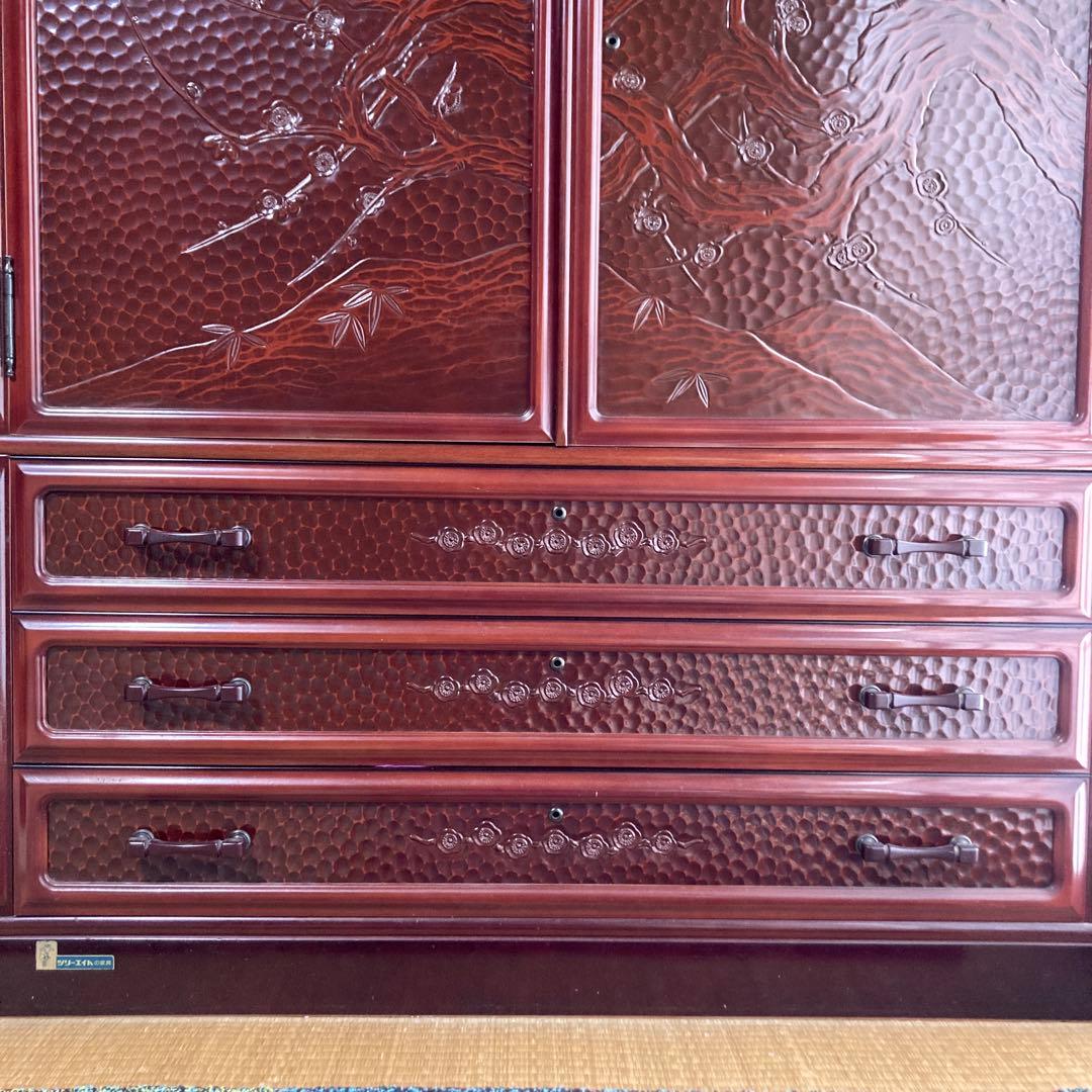 桐和箪笥 ・着物用・鎌倉彫調模様