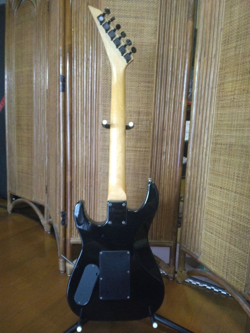 Charvel　610-SL ショートスケール フロイドローズ