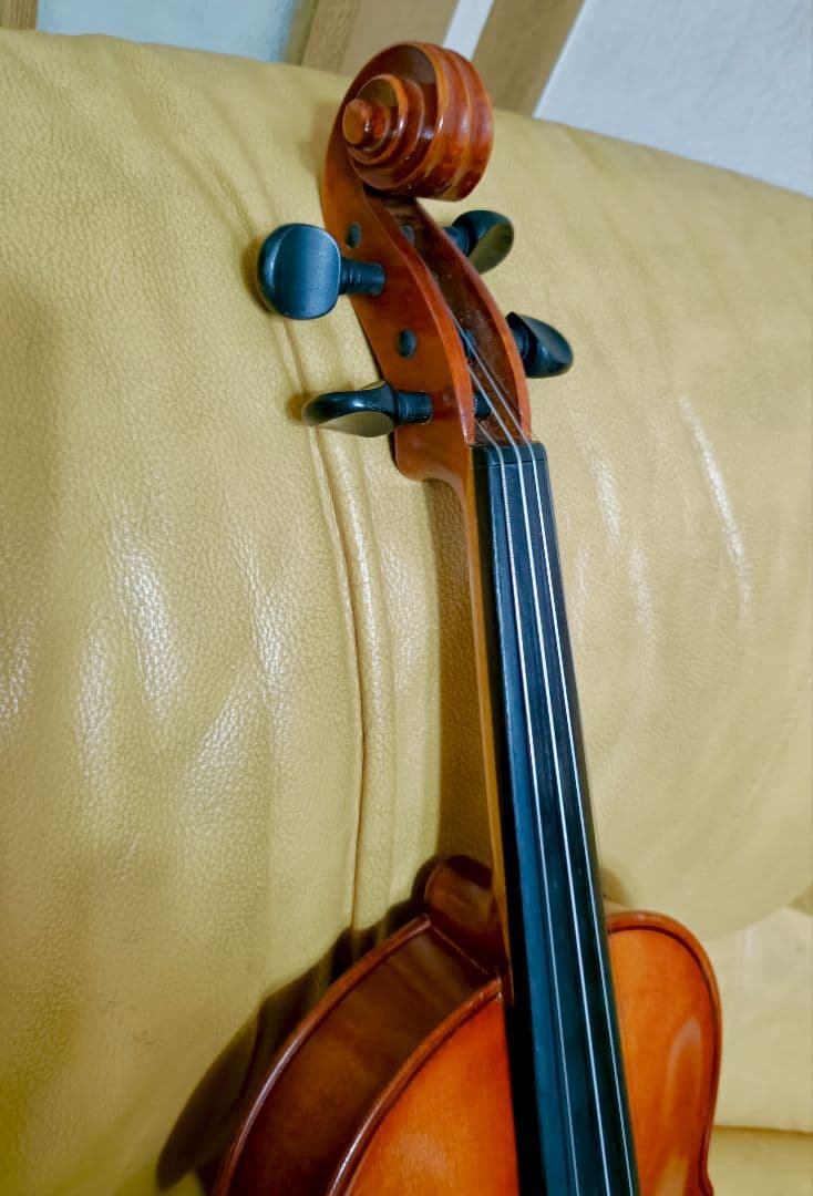 【良乾燥良音美品】スズキバイオリン4/4 No.330 虎杢 本体 弓 ケース付
