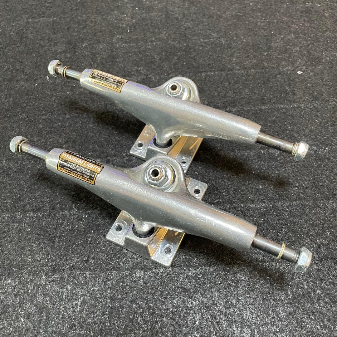 サンダートラック　チタニウム　スケートボード　スケボートラック　新品　148