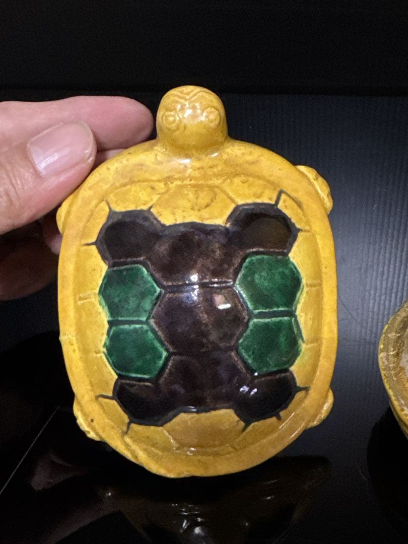 平安 真清水 蔵六 造 交跡 内金箔張 大亀 香合 桐共箱付