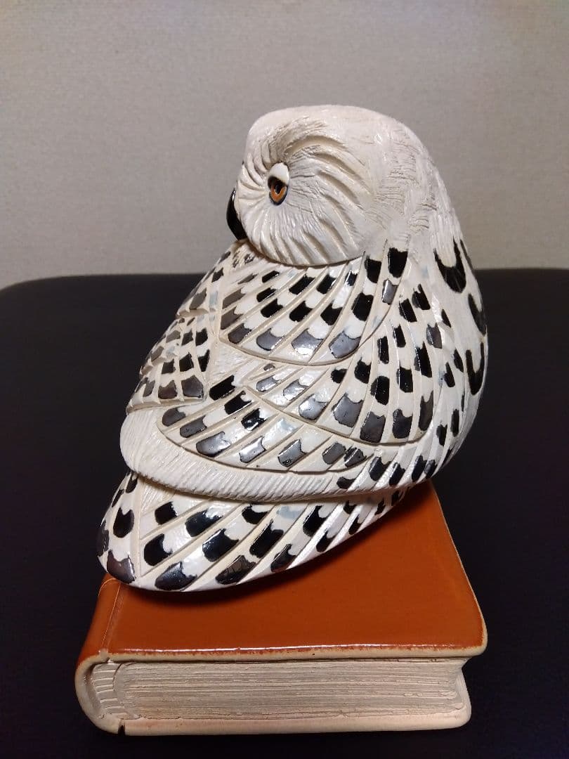 アーテサニアリンコナダ　白フクロウ　置物　ウルグアイ　陶器