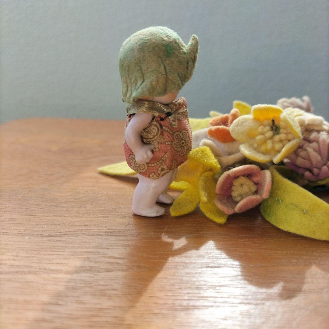 ドイツ　アンティーク　HERTWIG ミニチュアビスクドール　帽子を被った女の子