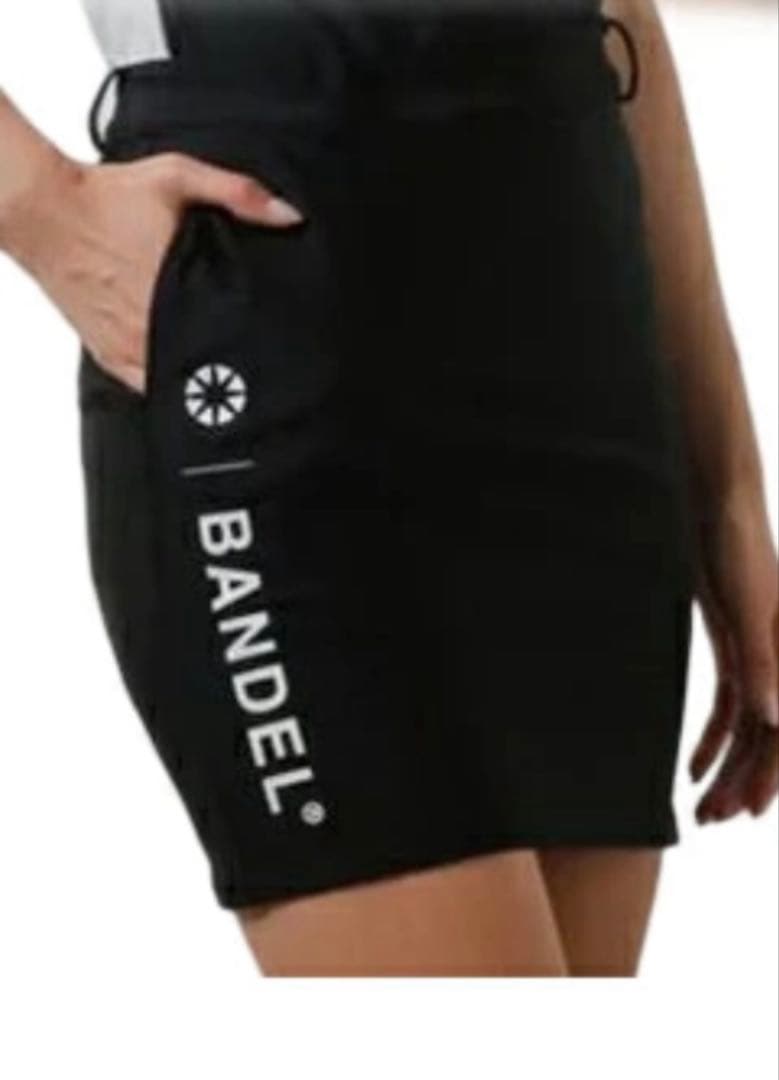 BANDAL ゴルフ　 ボタン付き黒スカート