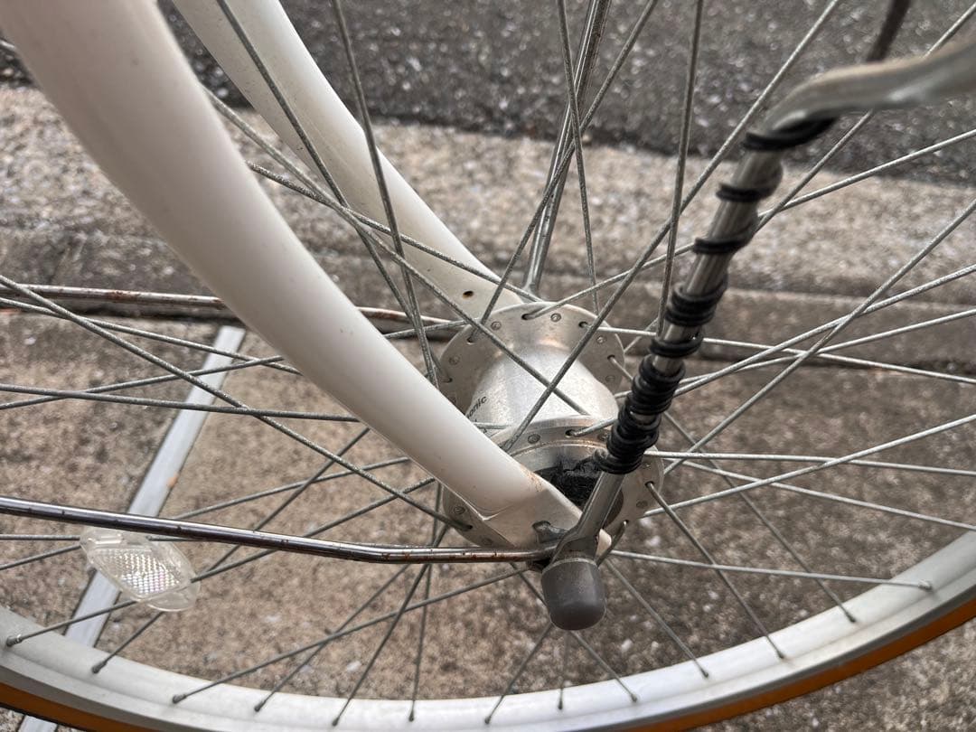 24インチ自転車(前面バスケット付)　ホワイト