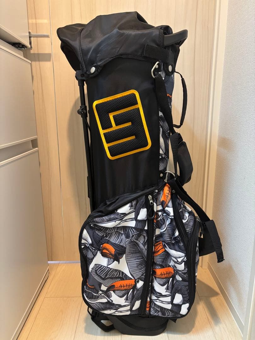 【超美品】ラウドマウス キャディバッグ 8.5型 軽量モデル LM-CB0010