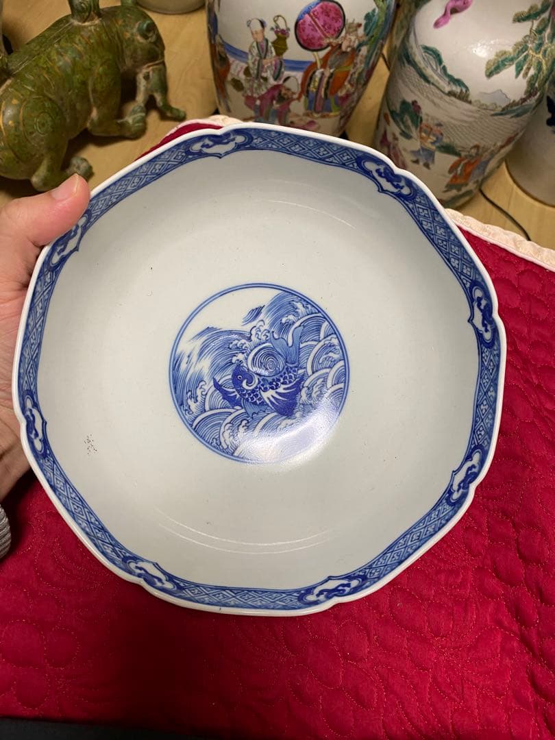 清朝　青い波と魚の絵柄の八角皿