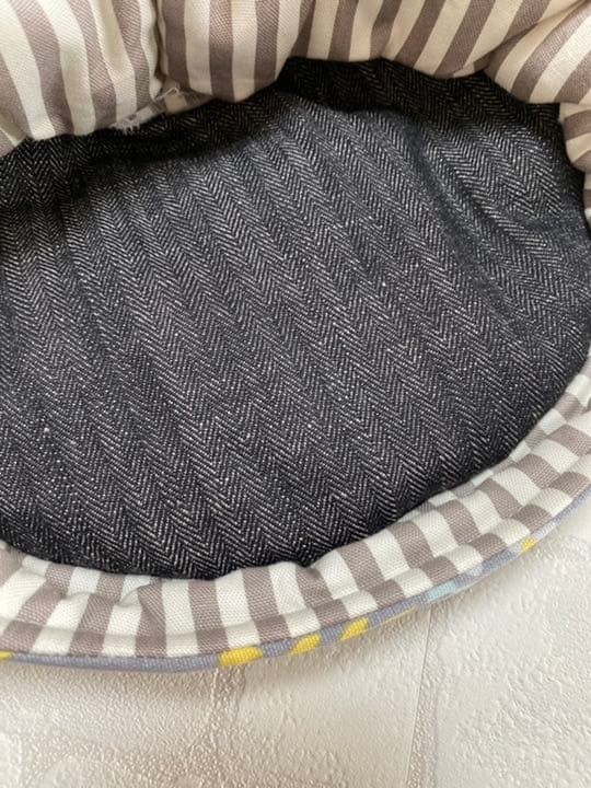 ハリネズミ寝袋　部屋んぽソファE