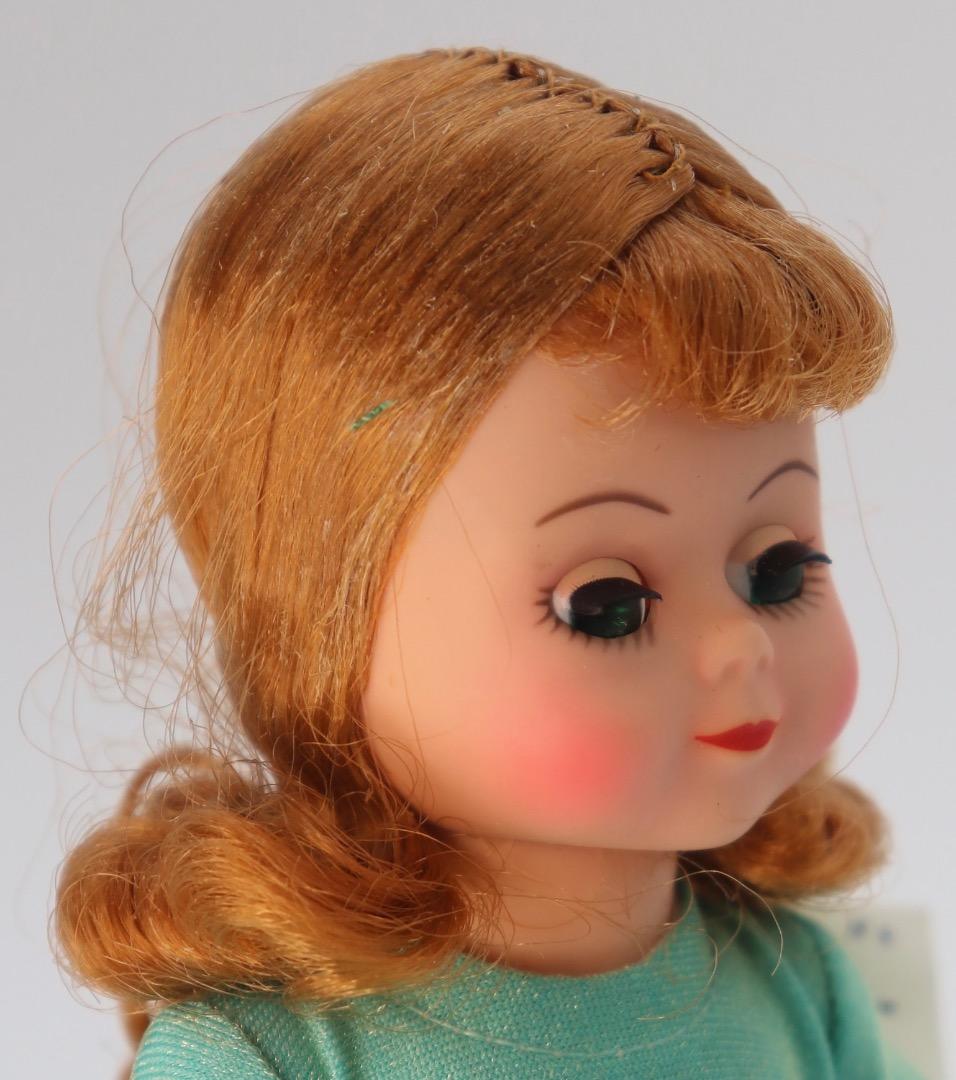 Madame Alexander ディノザウルス・コスチューム人形 約18cm