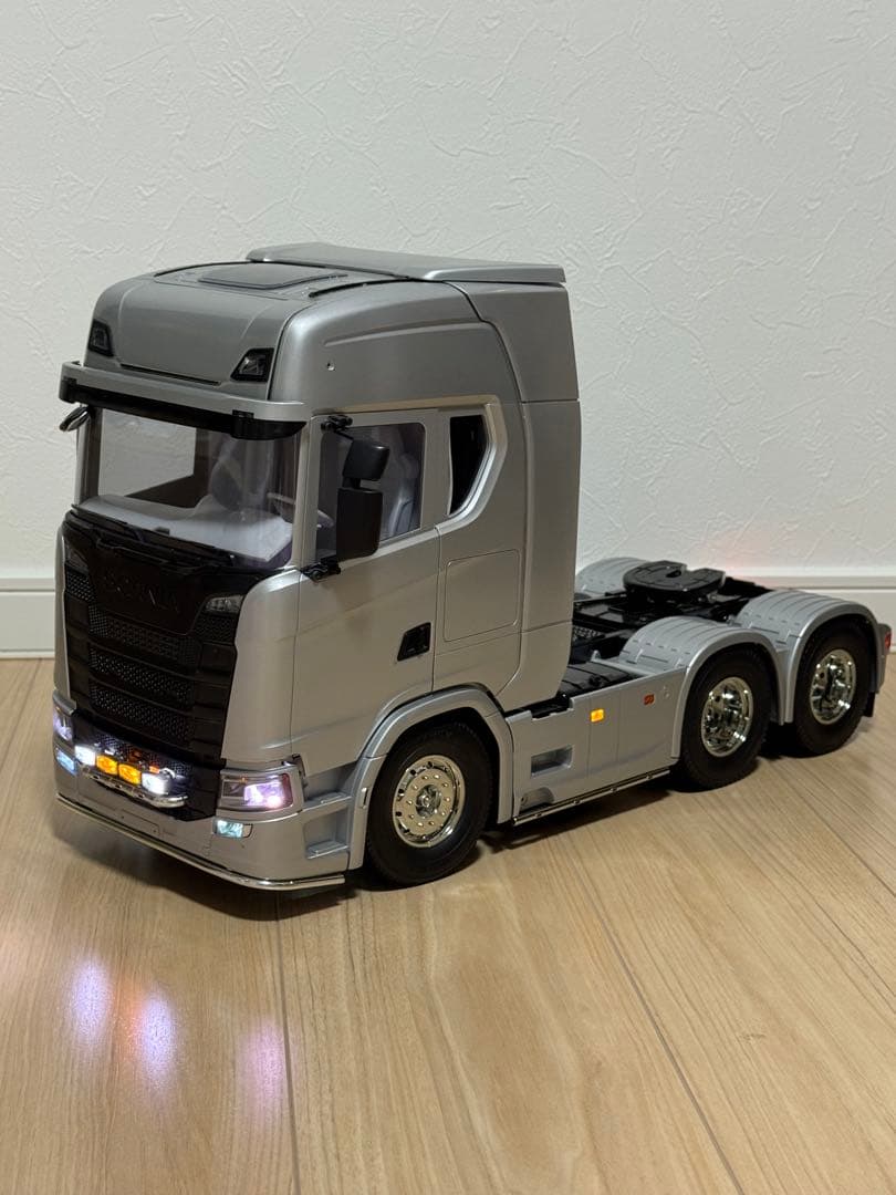 タミヤ　1/14 スカニア