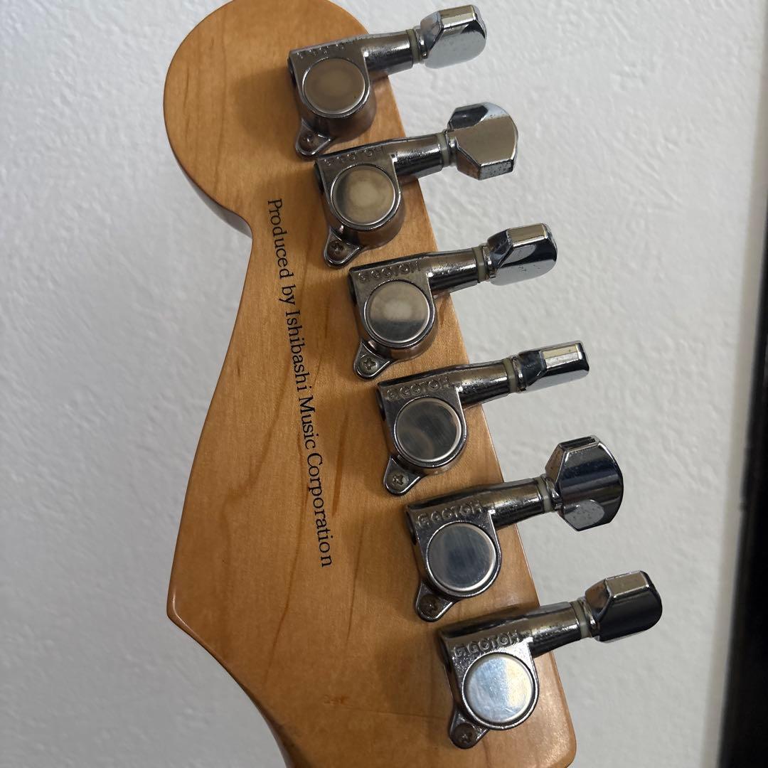 Mavis MST-800 ストラトキャスタータイプ