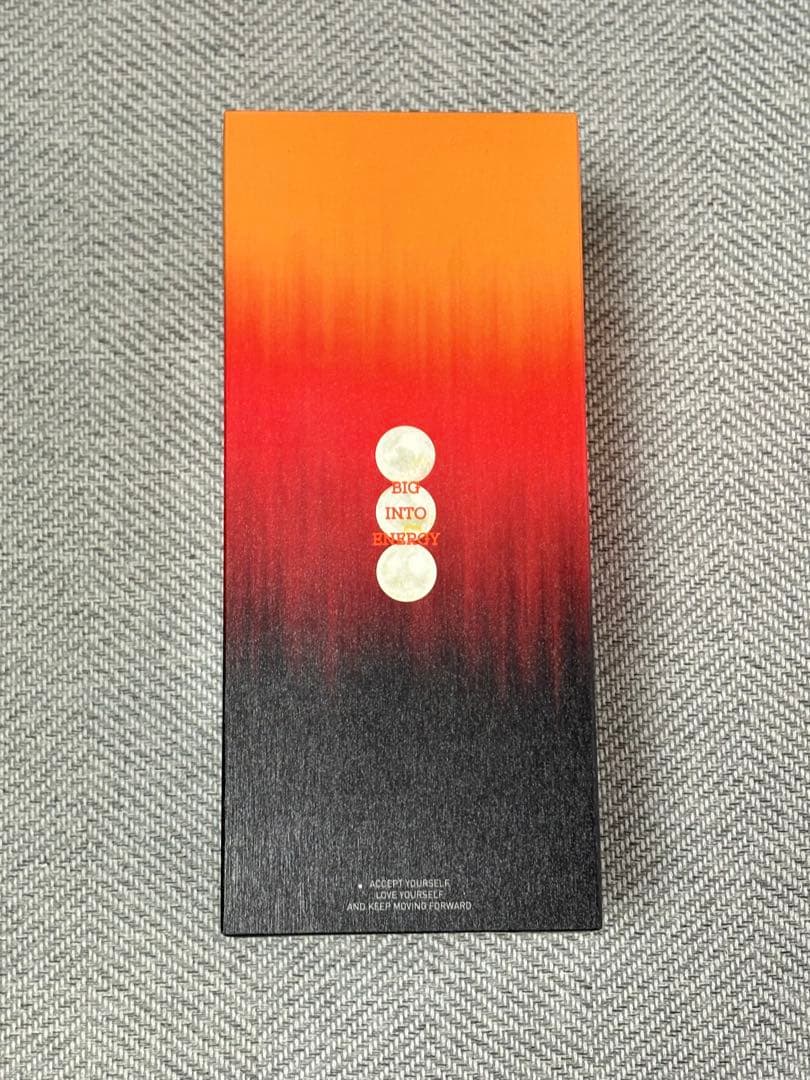 ラブブ　Big into Energy Rock The Universe