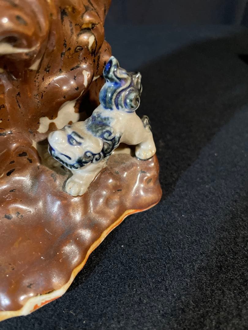 平戸焼 染付 獅子の子落とし 置物 / 陶器陶芸明治大学博物館特定コレクション