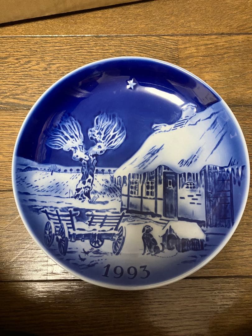 【送料込】  青い皿 壁掛け 5年分【匿名配送】