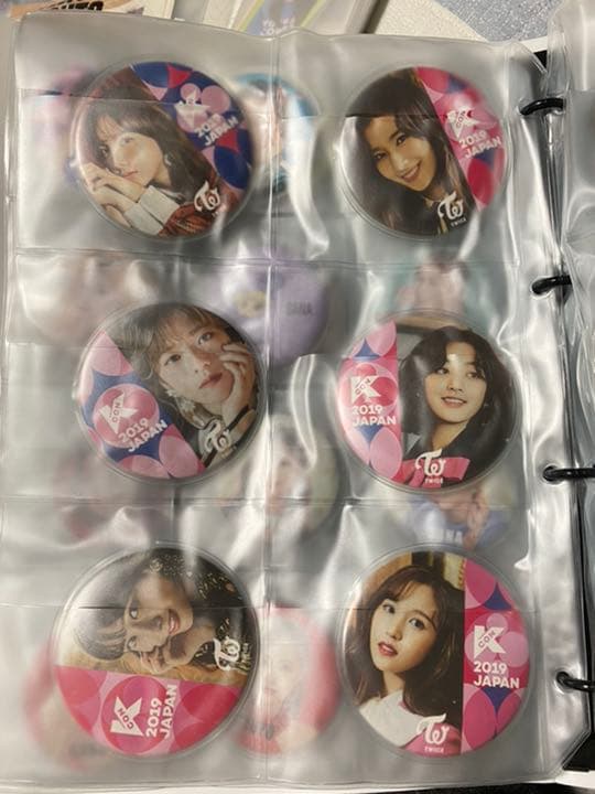 twice サナ，ツウィ(Kcon 全メンバー)缶バッジ