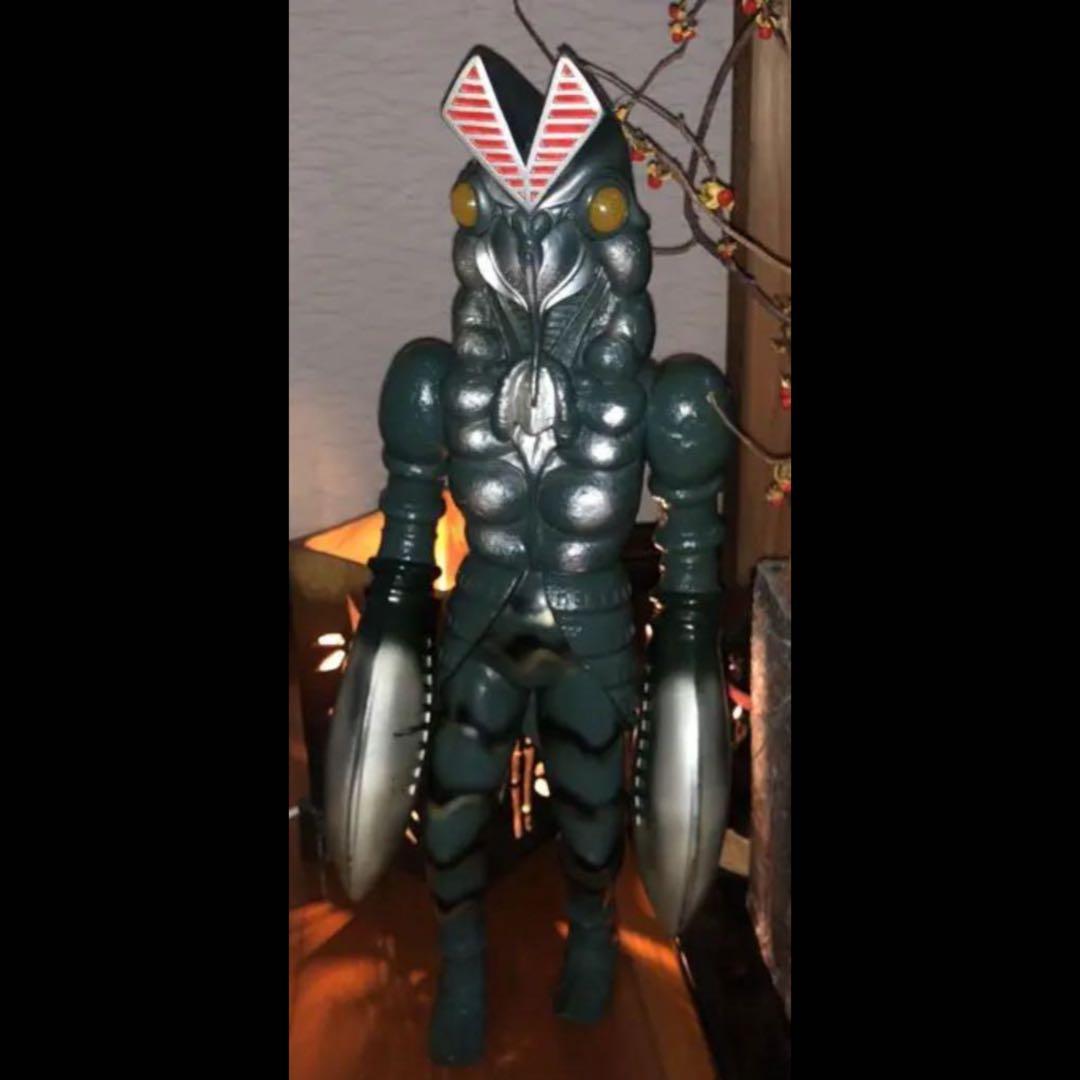 バルタン星人 高級フィギュア　時計おまけ付き