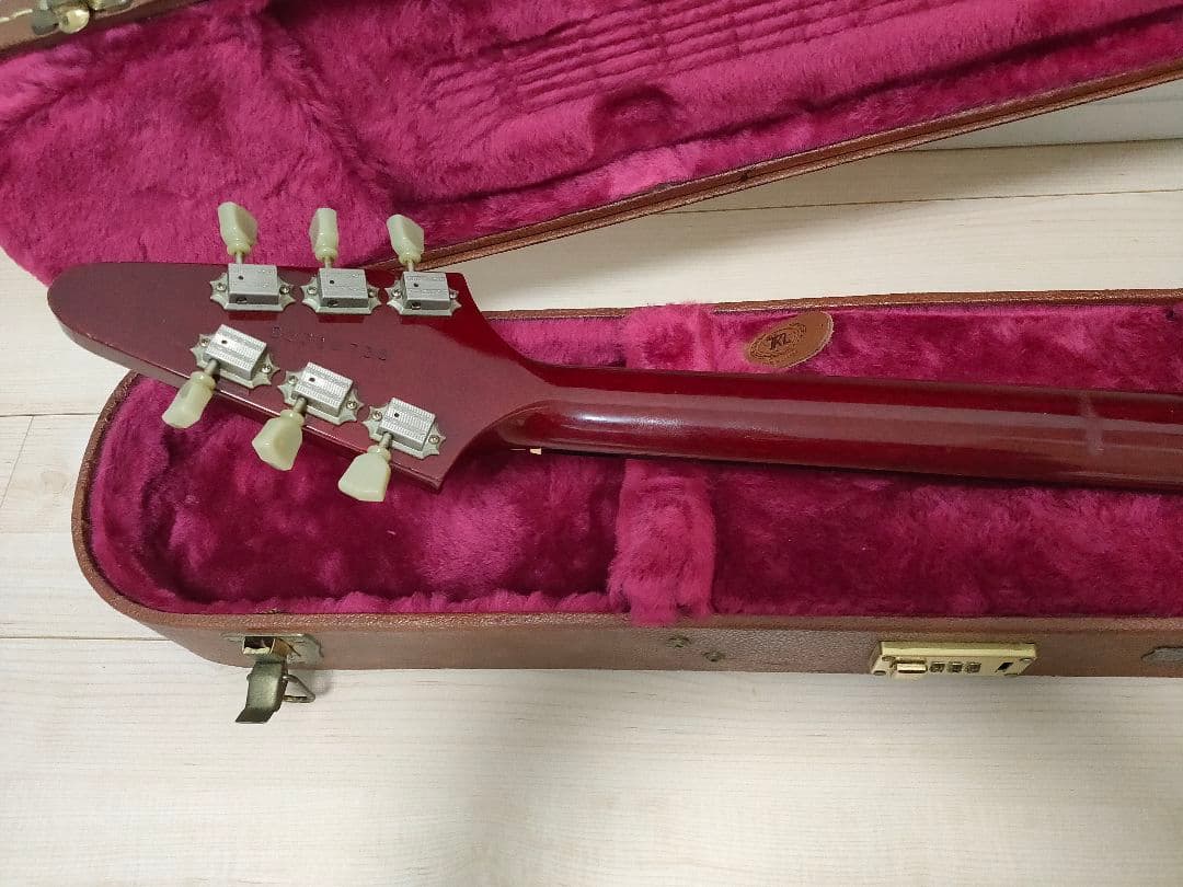 Gibson フライングV レッド ハードケース付き