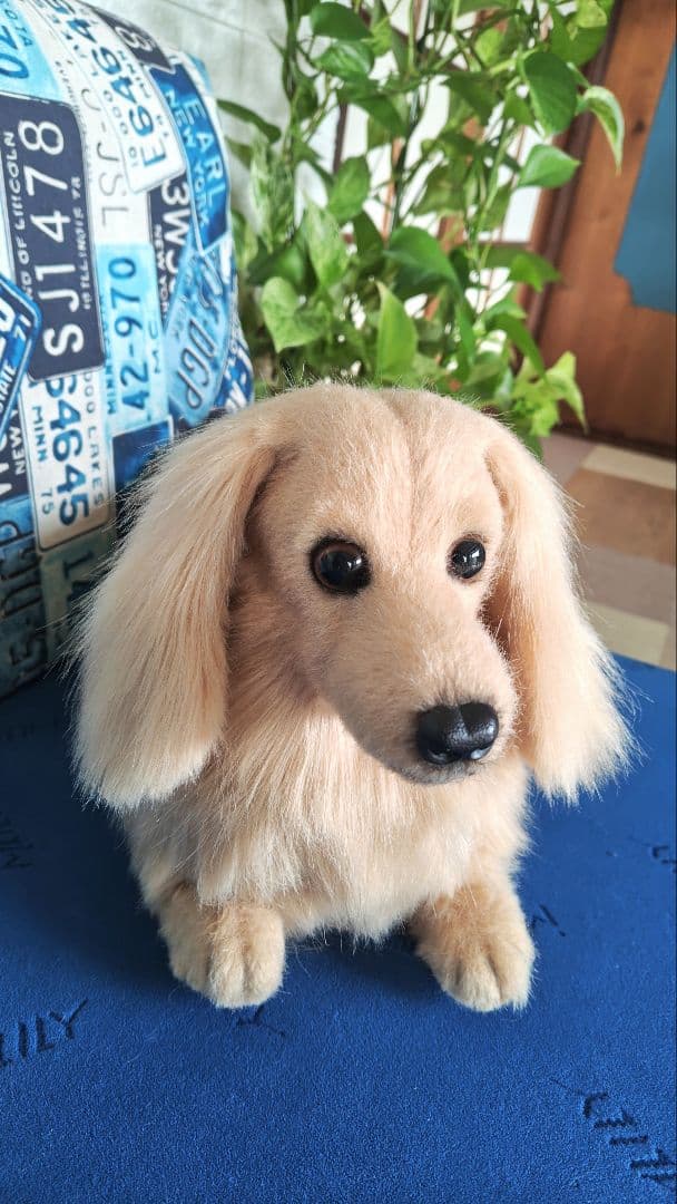 ダックスフンドぬいぐるみ （ベージュ）